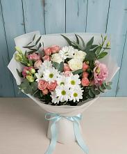 Букет цветов из:  Розы, Лизиантусы и Хризантемы в Кесову Гору