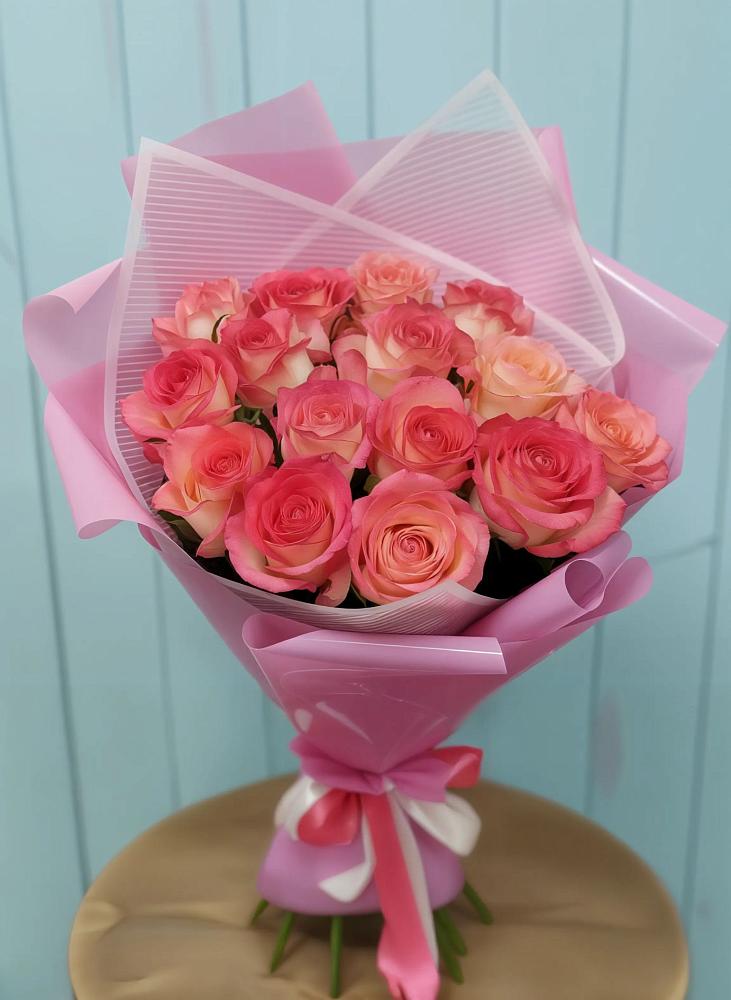 Букет 15 Розовых роз Равель в Кесову Гору