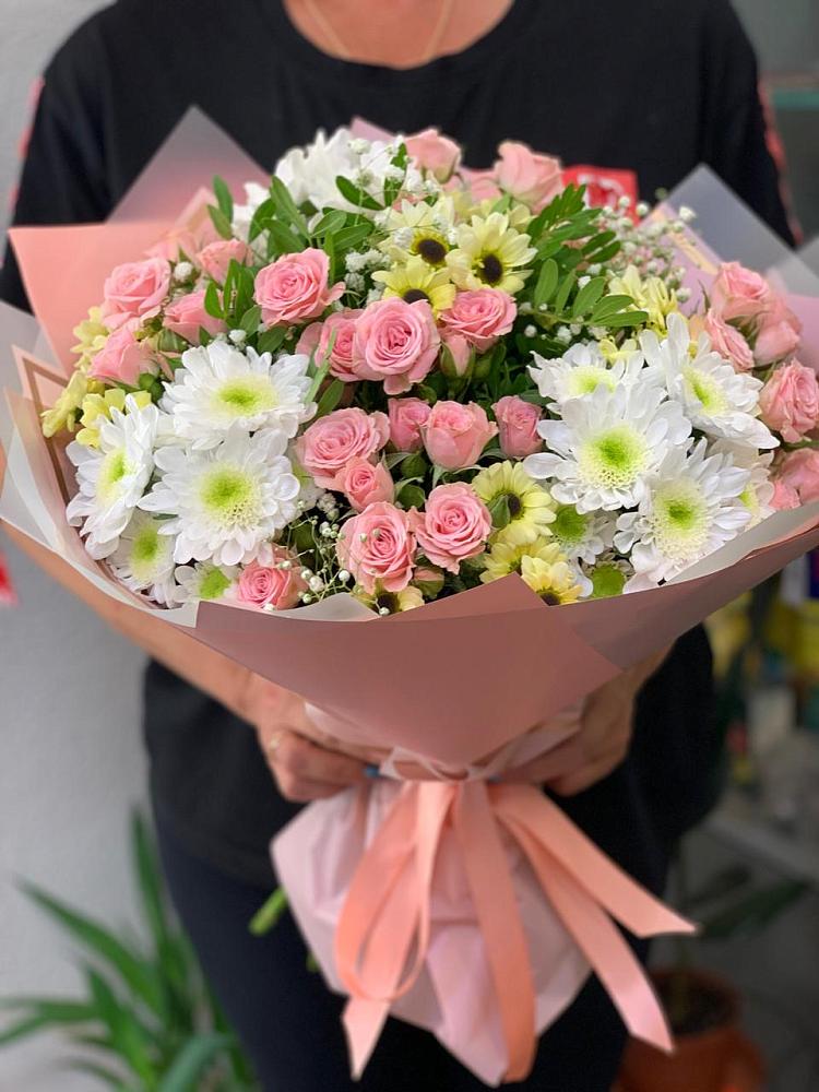 Букет цветов из: Розы и Хризантемы в Кесову Гору