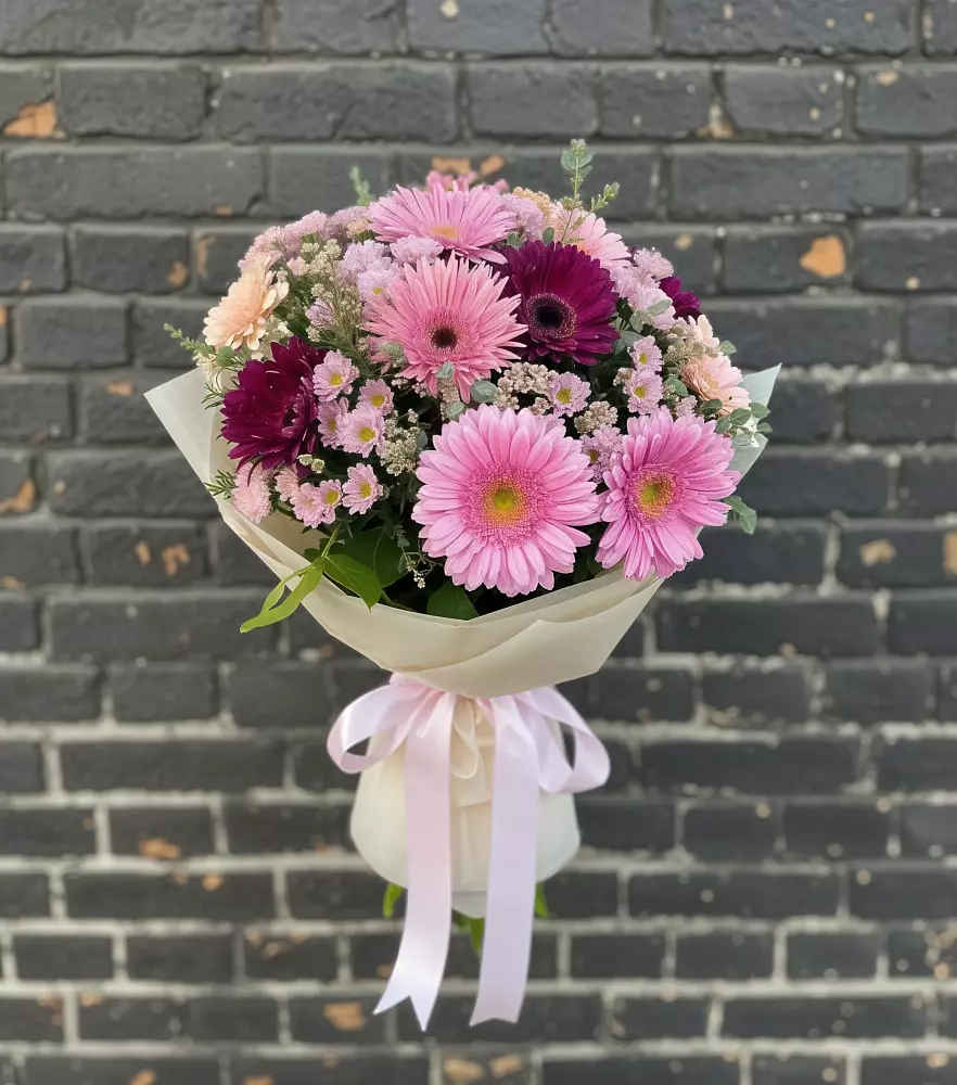 Букет цветов из: Герберы и Хризантемы в Кесову Гору