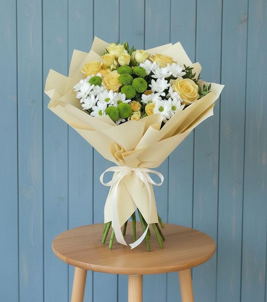 Букет цветов из: Хризантемы и Розы в Кесову Гору