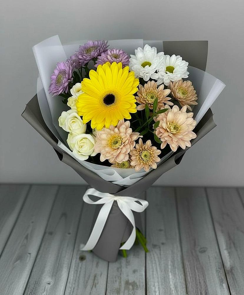 Букет цветов из: Розы, Герберы и Хризантемы в Кесову Гору