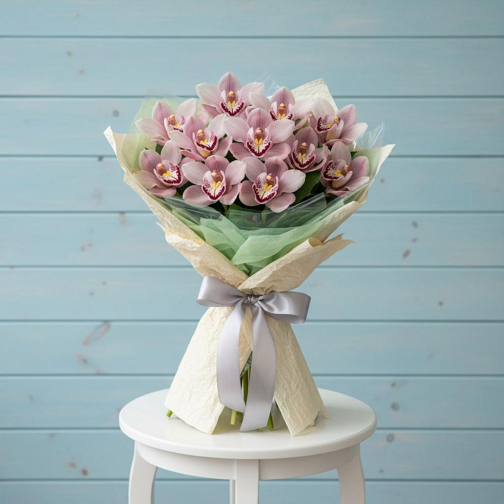 Букет цветов из: Орхидеи и Розы в Кесову Гору