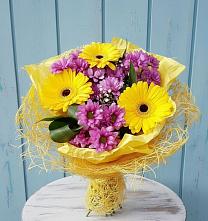Букет цветов из:  Хризантемы и Герберы в Кесову Гору