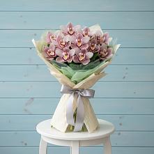 Букет цветов из:  Орхидеи и Розы в Кесову Гору