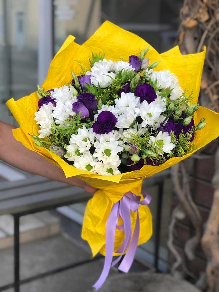 Букет цветов из: Ирисы, Хризантемы и Ромашки в Кесову Гору