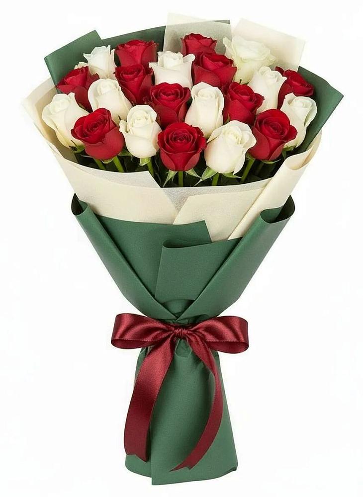 Букет Микс из красных и белых роз в Кесову Гору
