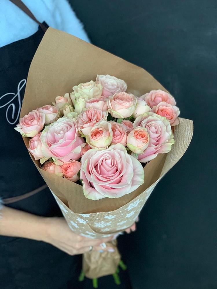 Букет цветов из: Хризантемы и Розы в Кесову Гору