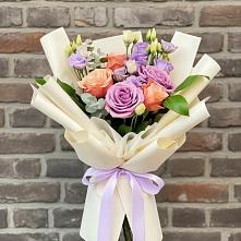 Букет цветов из:  Лизиантусы и Розы #REPLACE_PRED# Кесову Гору