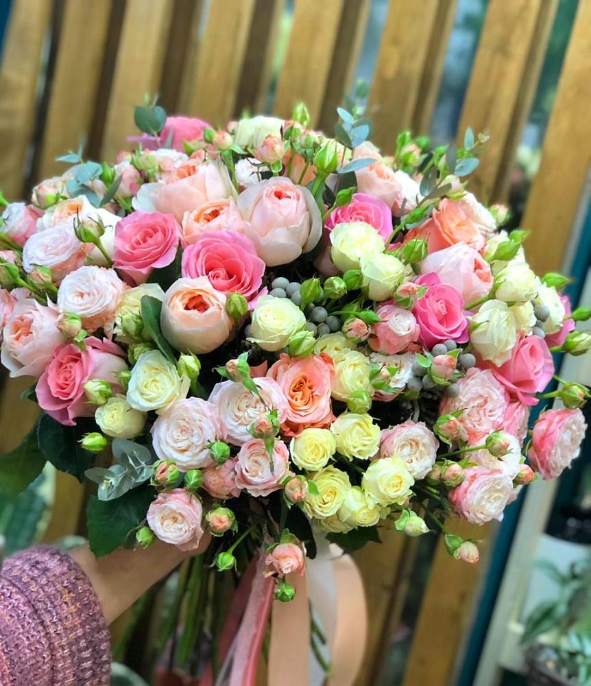 Букет цветов из: Розы в Кесову Гору