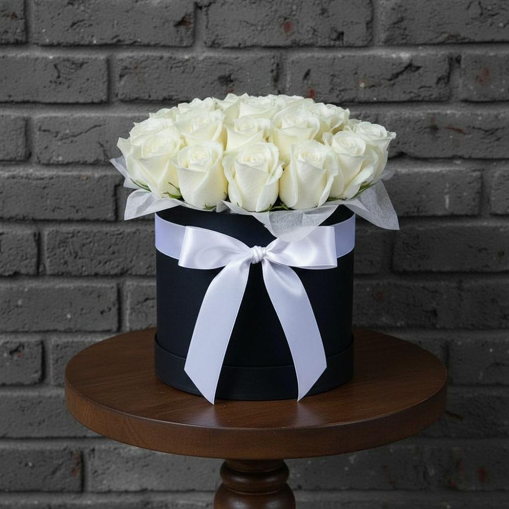 Цветочная композиция из Розы в шляпной коробке в Кесову Гору