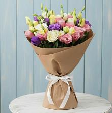 Букет цветов из:  Лизиантусы в Кесову Гору