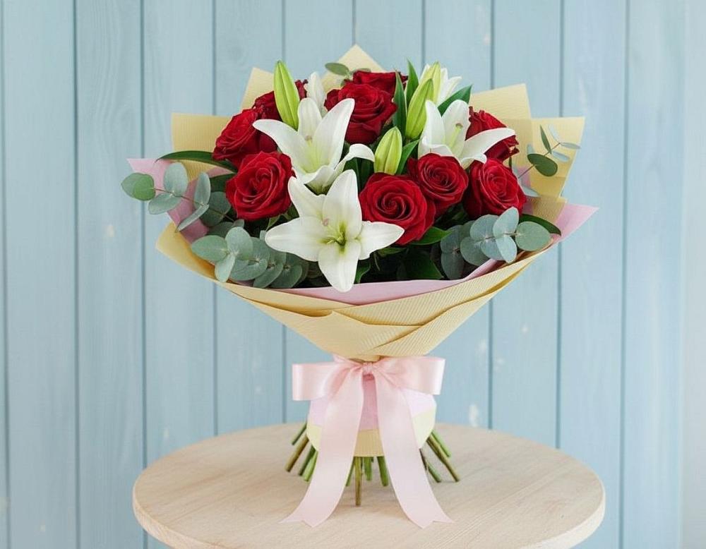 Букет цветов из: Лилии и Розы в Кесову Гору